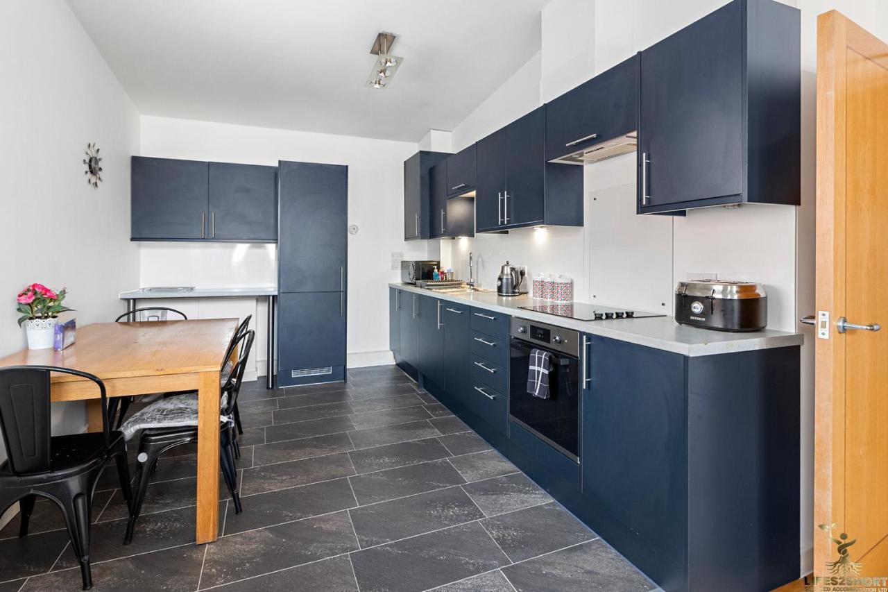 Smythen St, 2 Bed Apartment With Balcony Эксетер Экстерьер фото