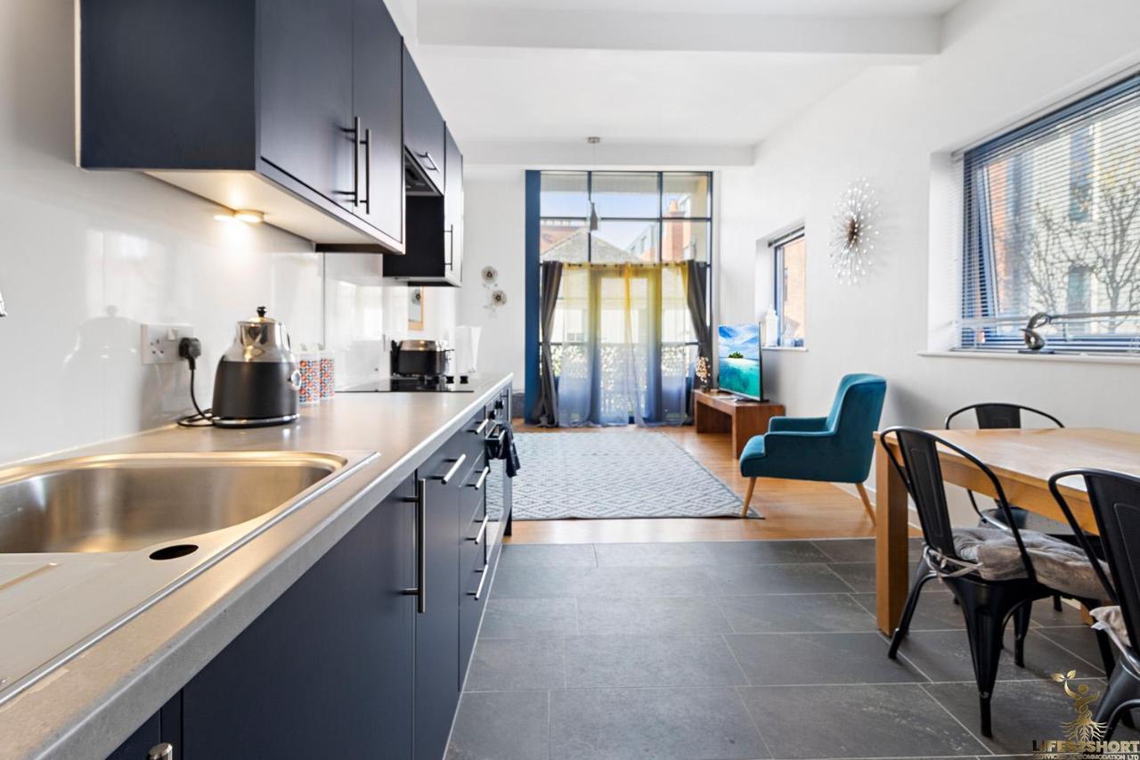 Smythen St, 2 Bed Apartment With Balcony Эксетер Экстерьер фото